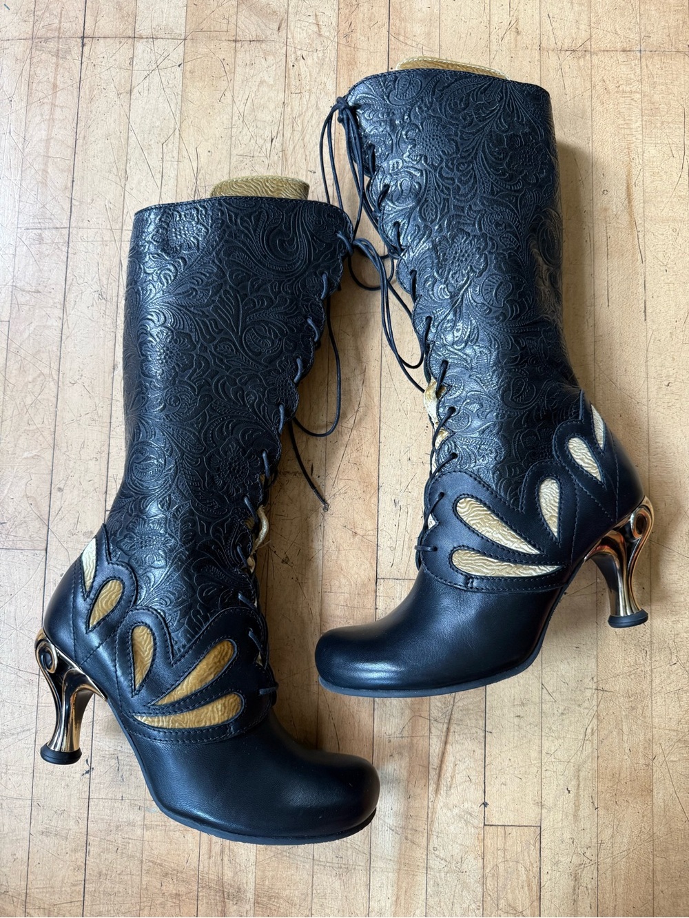 NWOT JOHN FLUEVOG Starlight Parallax Lace Up Victorian Boots Witchy Whimsigoth 7